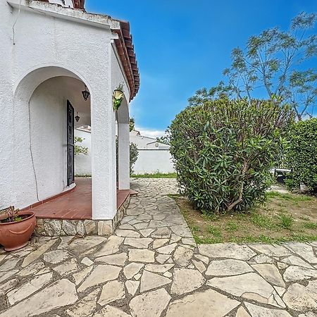 Requesens Villa Empuriabrava Exterior photo