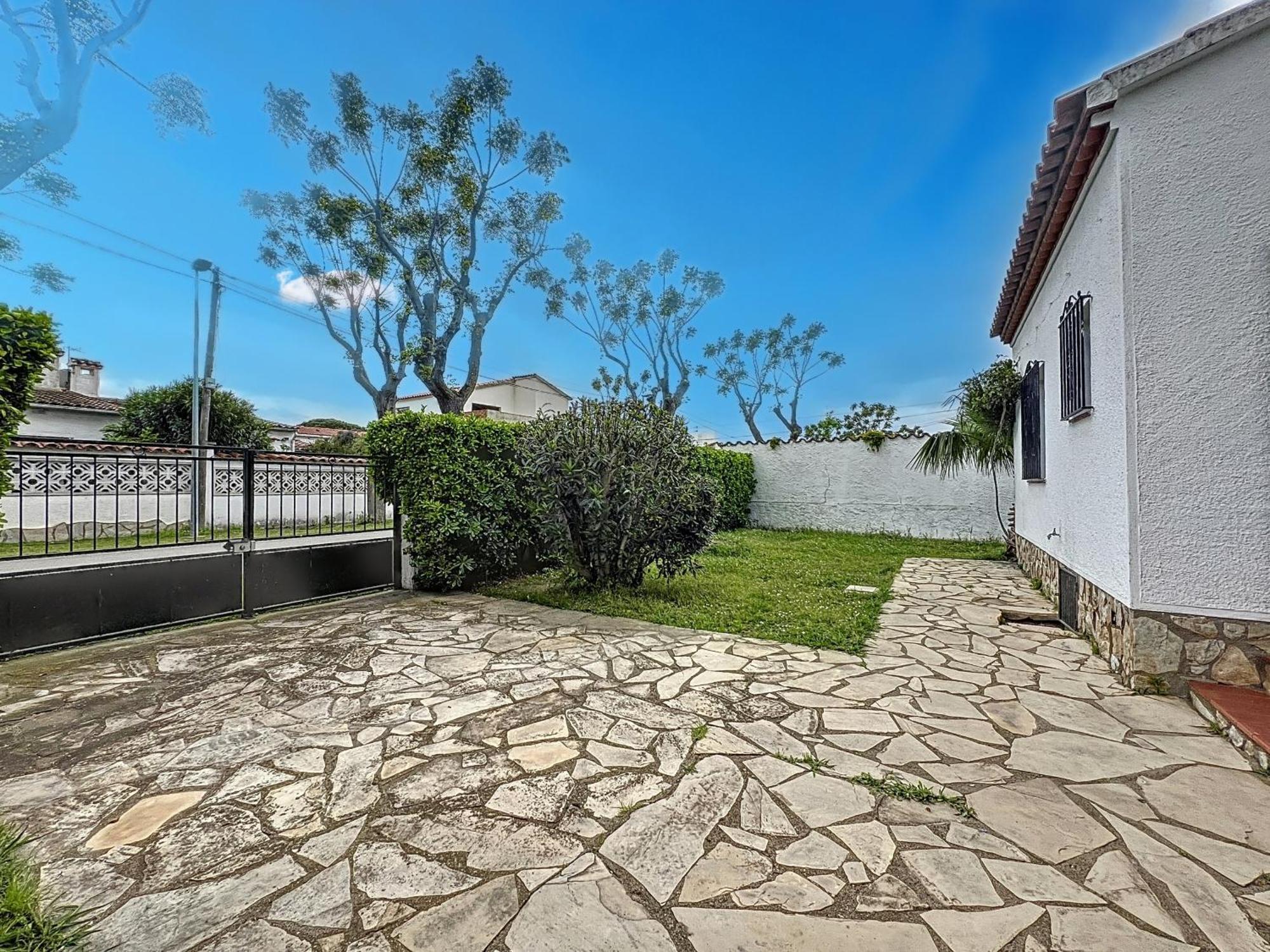 Requesens Villa Empuriabrava Exterior photo